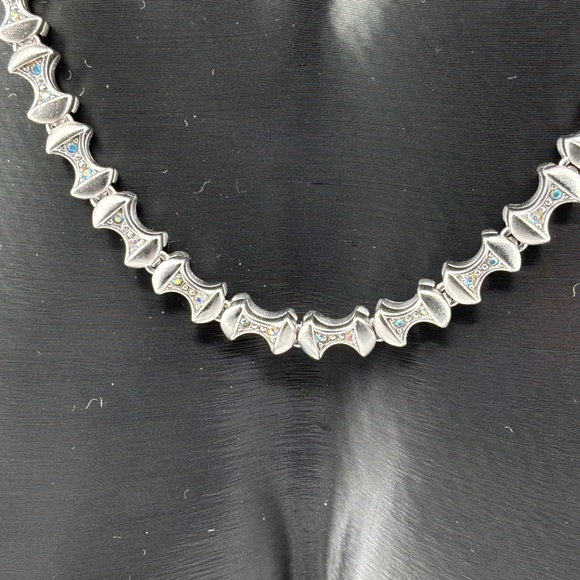 Nina Ricci Silver and Swarovski Crystal Necklace NWT P53 - Picture 2 of 4